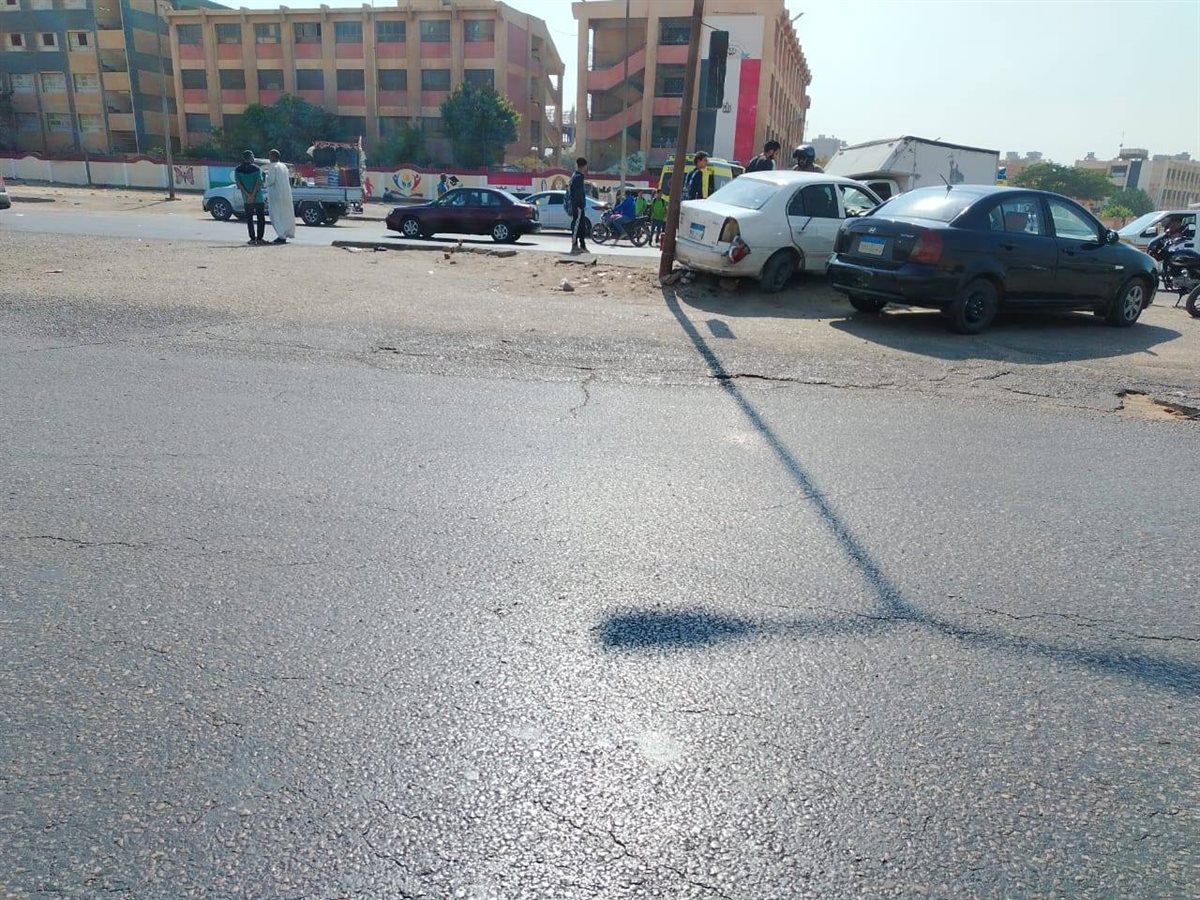 السيارة