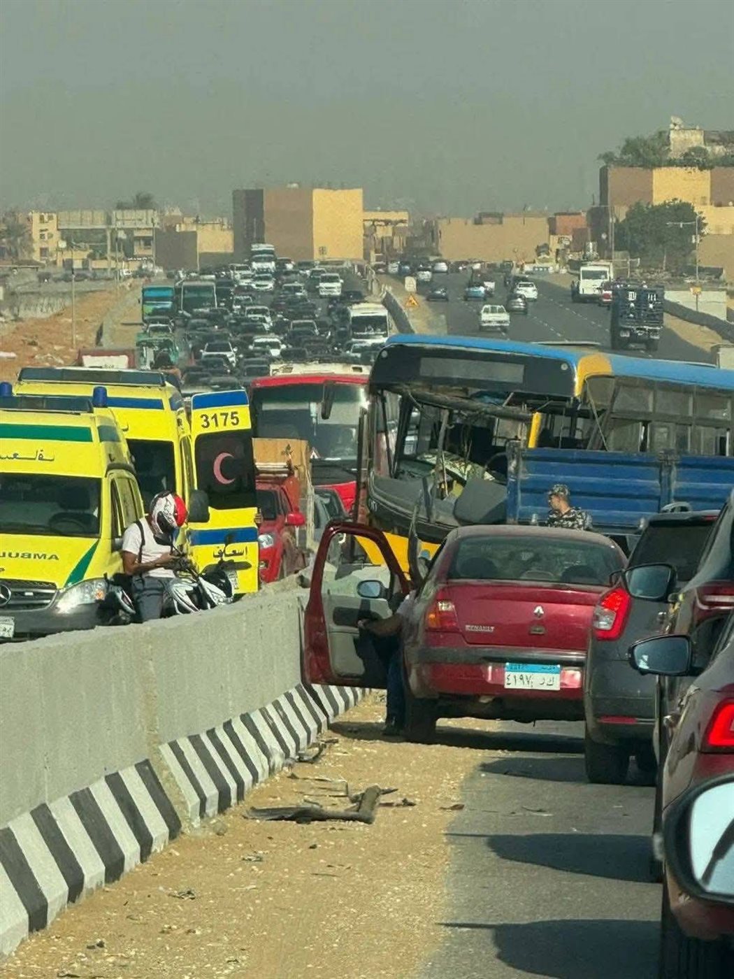 شلل مرورى بالطريق 