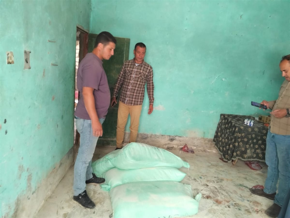 ضبط 101 علبة سجائر أزيد من السعر الرسمي وأسطوانات بوتاجاز بيع أزيد من السعر الرسمي<br> 