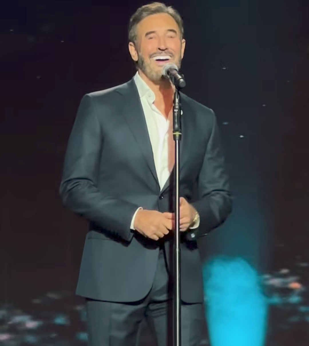 كاظم الساهر في حفله بموسم الرياض