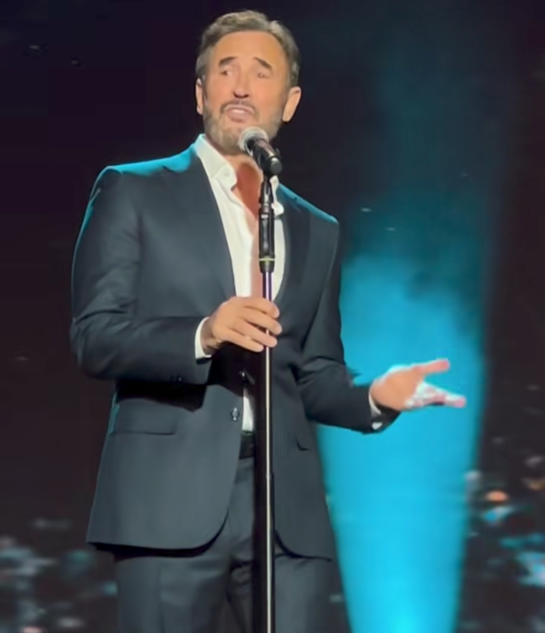 كاظم الساهر في حفله بموسم الرياض