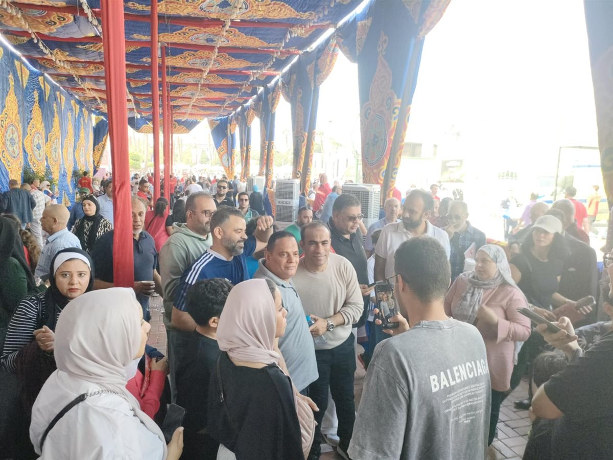 أعضاء الجمعية العمومية تلتف حول سيد عبد الحفيظ