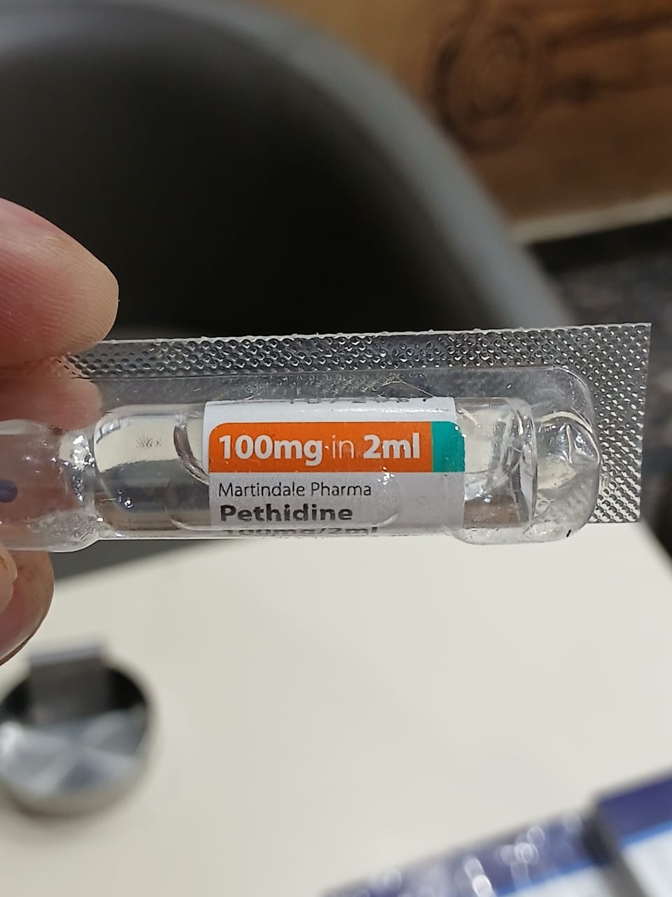 ضبط أدوية بشرية مجهولة المصدر تتبع الجدول الثالث والرابع مخدرات لدى أحد محلات المستلزمات الطبية