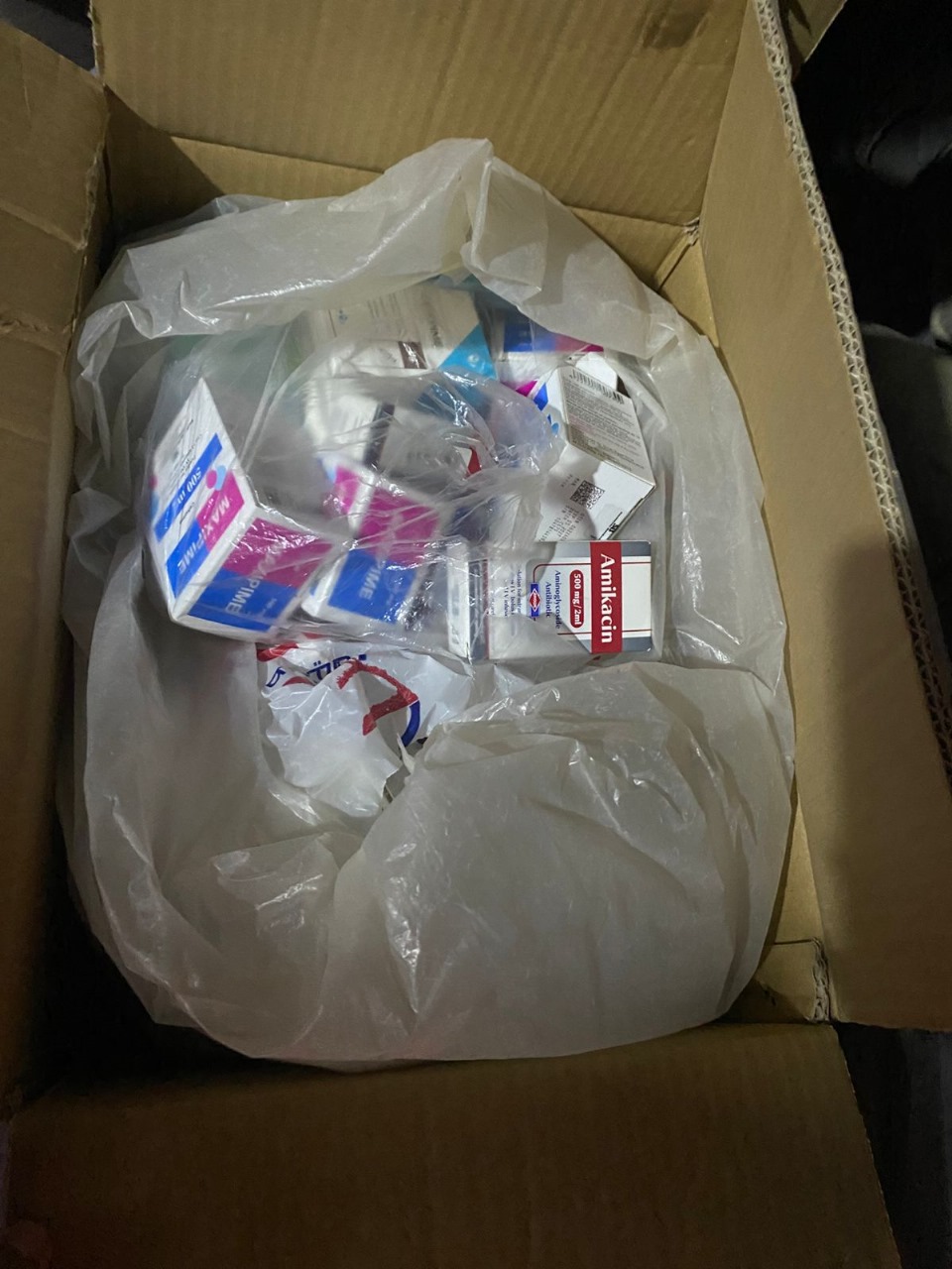 ضبط أدوية بشرية مجهولة المصدر تتبع الجدول الثالث والرابع مخدرات لدى أحد محلات المستلزمات الطبية