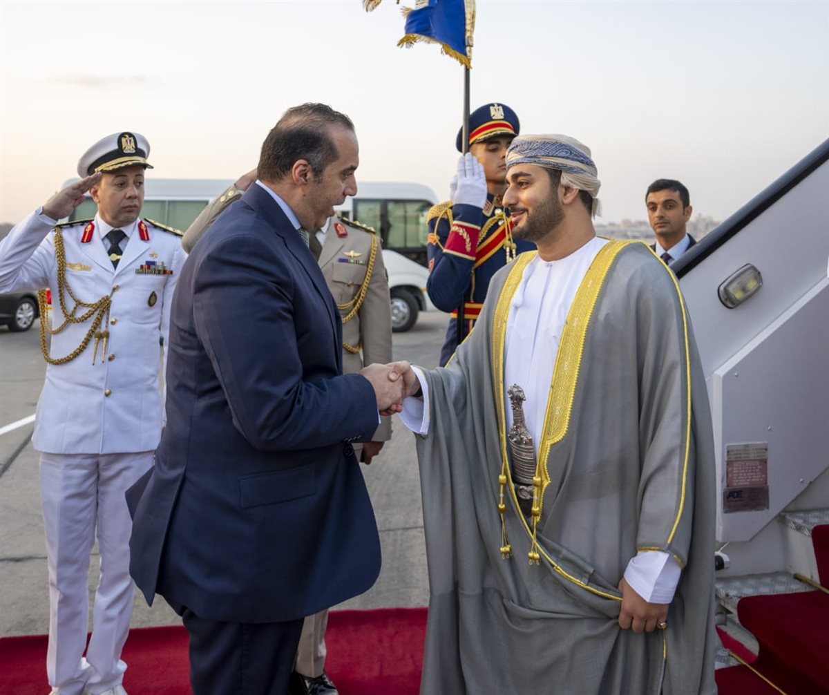 وصول وزير ثقافة سلطنة عمان إلى القاهرة لحضور افتتاح المتحف المصري الكبير