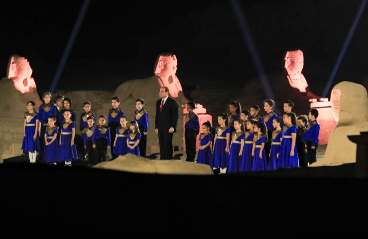 الرئيس في افتتاح طريق الكباش