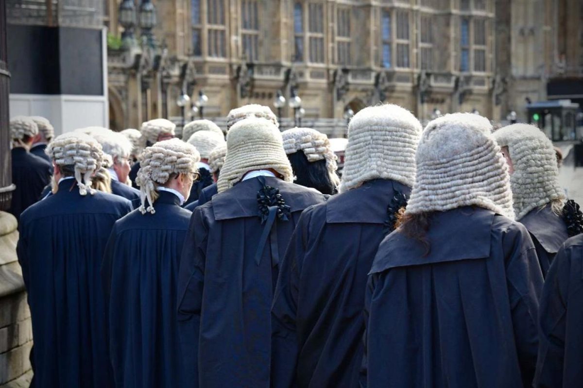 الشعر المستعار التقليدي 