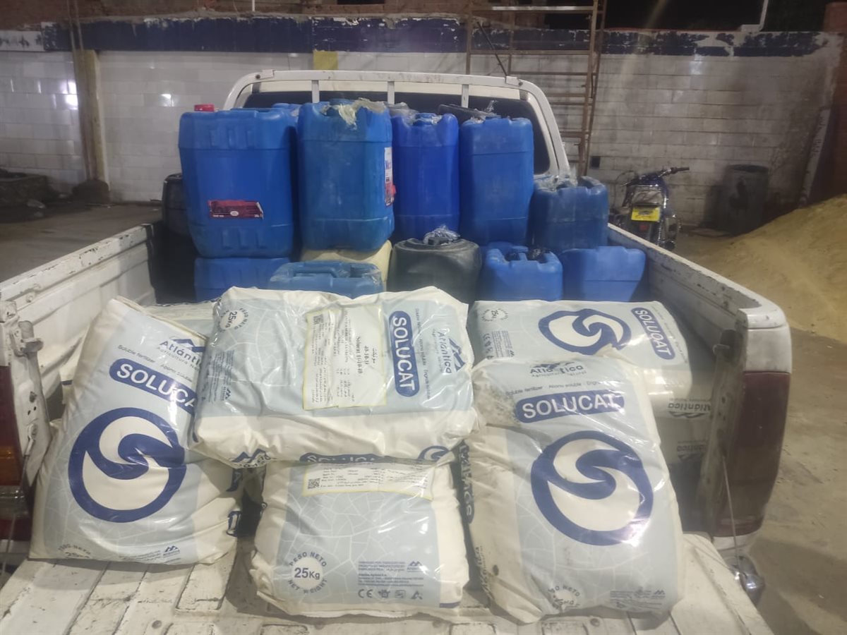 تموين الفيوم يضبط 675 لتر بنزين 80 لدي أحد تجار السوق السوداء <br> 