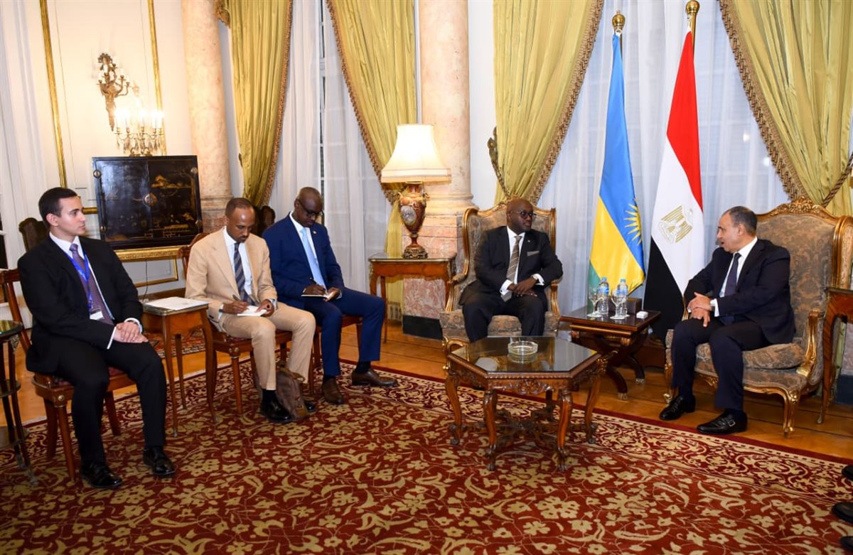 <strong>وزير الخارجية و نظيره الرواندي</strong>