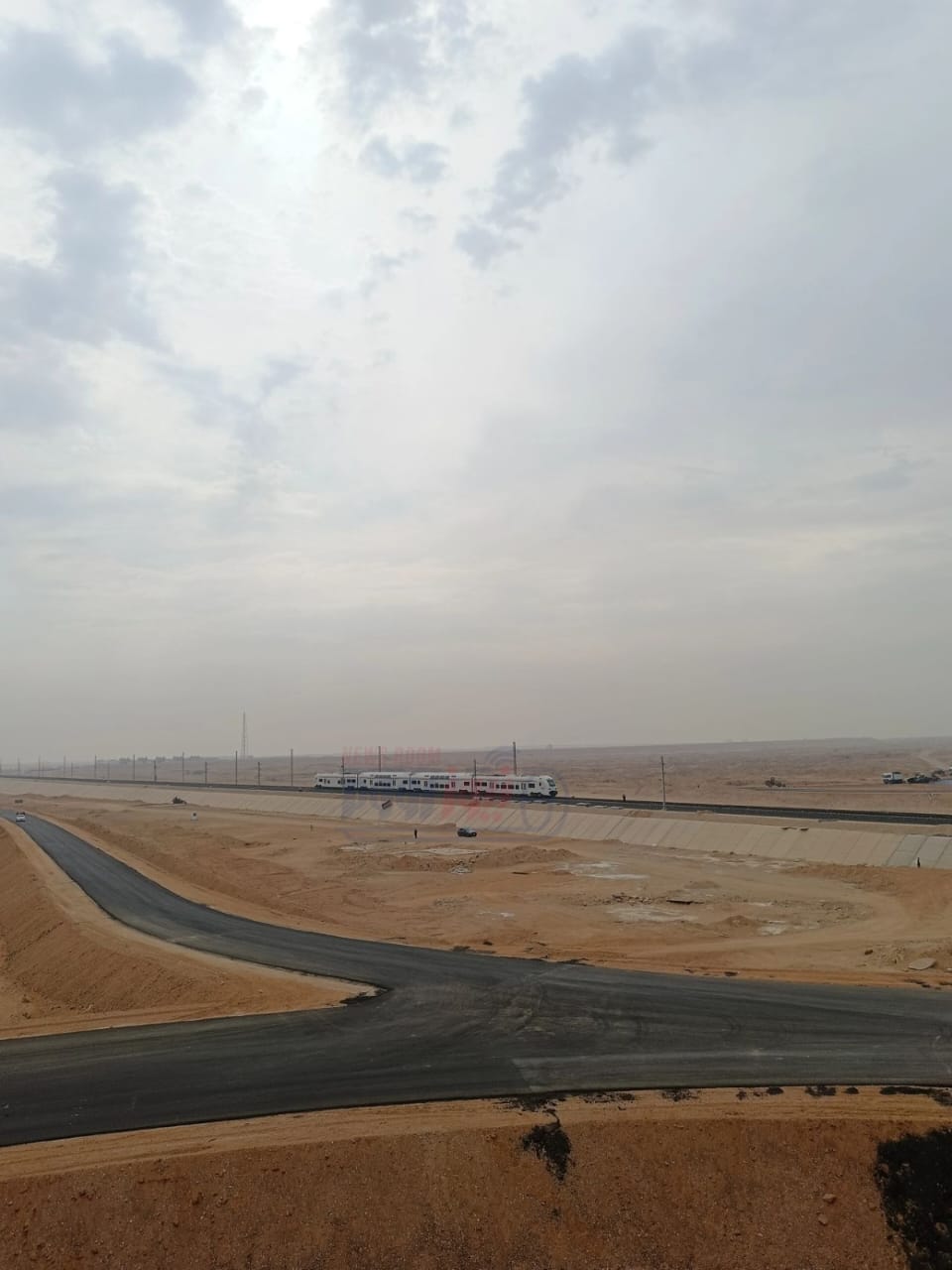 بدء تجربة أول قطار سريع إقليمي بورشة حدائق أكتوبر 