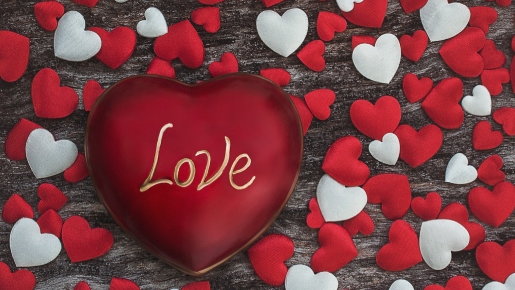 بوستات وصور تهنئة عيد الحب المصري 2025