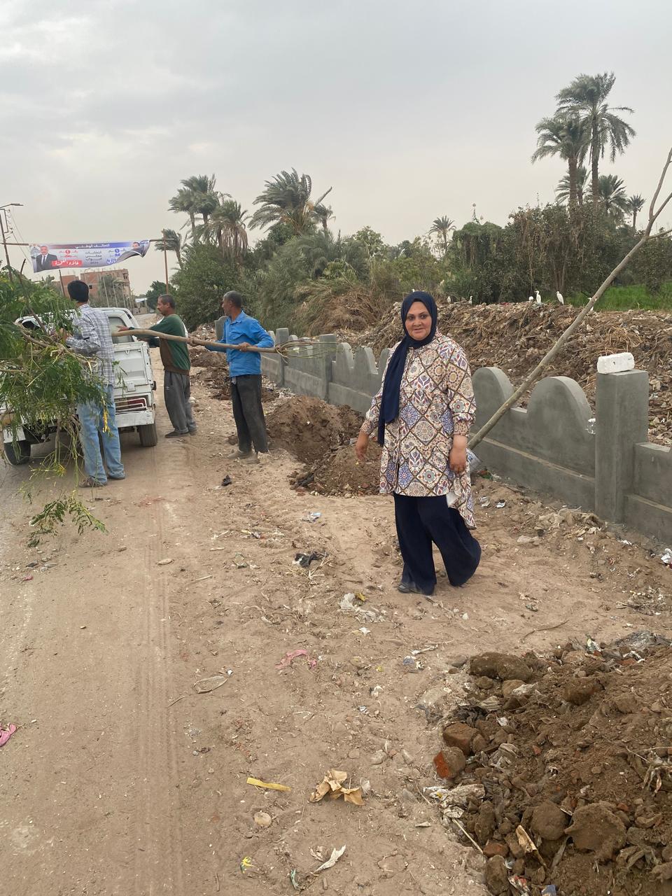 رئيس مركزابشواى تتابع أعمال غرس وزراعة الأشجار ضمن المبادرة الرئاسية 100 مليون شجرة