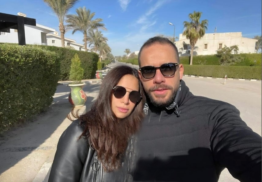 آمال ماهر وزوجها علي محجوب