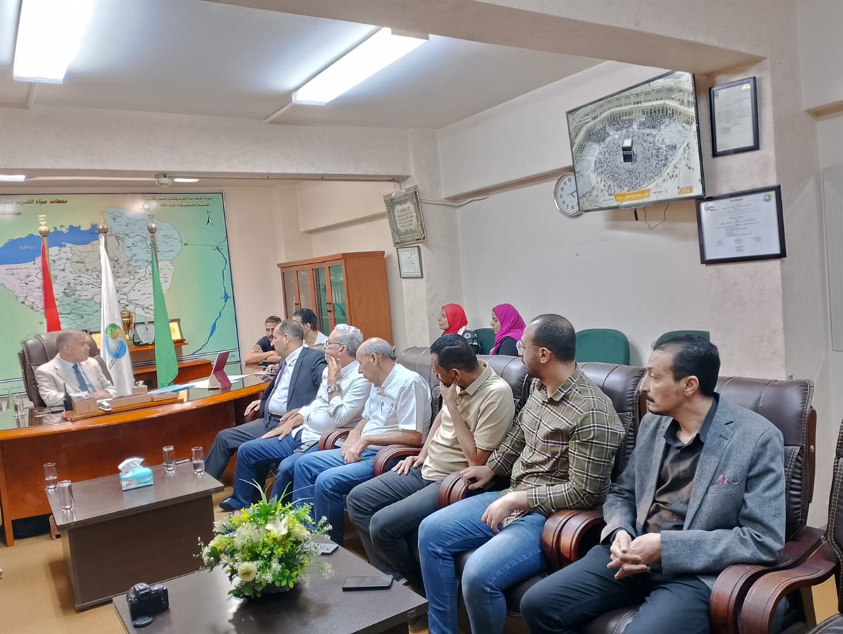 رئيس شركة مياه الفيوم يعقد أول اجتماع مع رؤساء القطاعات ومديري العموم”