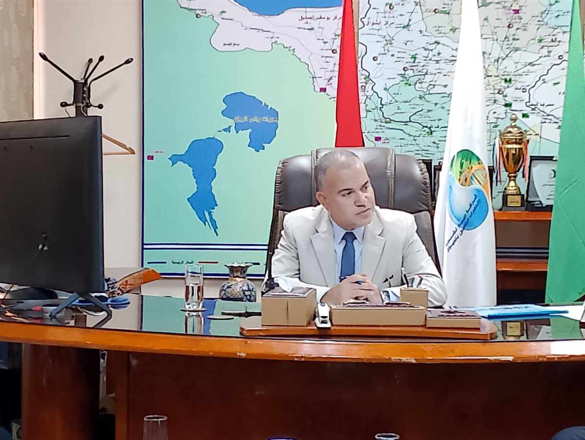 رئيس شركة مياه الفيوم يعقد أول اجتماع مع رؤساء القطاعات ومديري العموم”