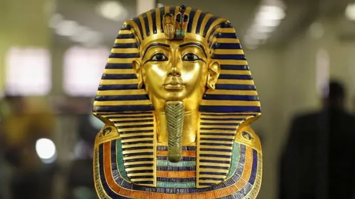 <strong>توت عنخ آمون</strong>