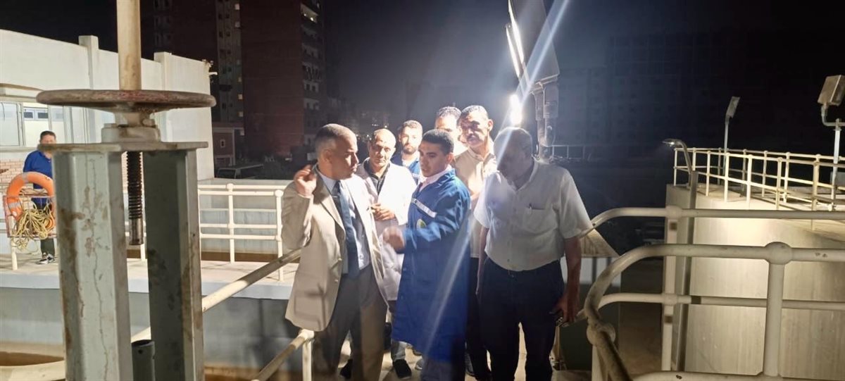 في أولى جولاته.. رئيس شركة مياه الفيوم يتفقد محطة مياه قحافة ويتابع أعمال التشغيل والصيانة