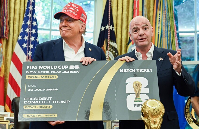 <strong>إنفانتينو  وترامب</strong>