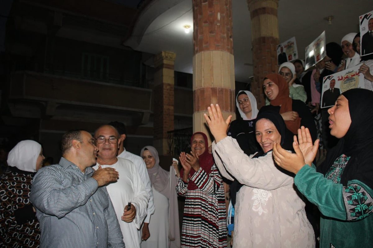 وصلة دعم من سيدات الدائرة