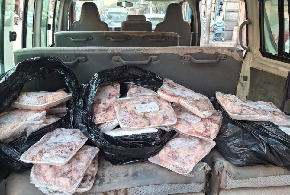 ضبط 36 كيلو لحوم فاسده وغير صالحه للاستهلاك الآدمي بأحد المطاعم بالفيوم <br>