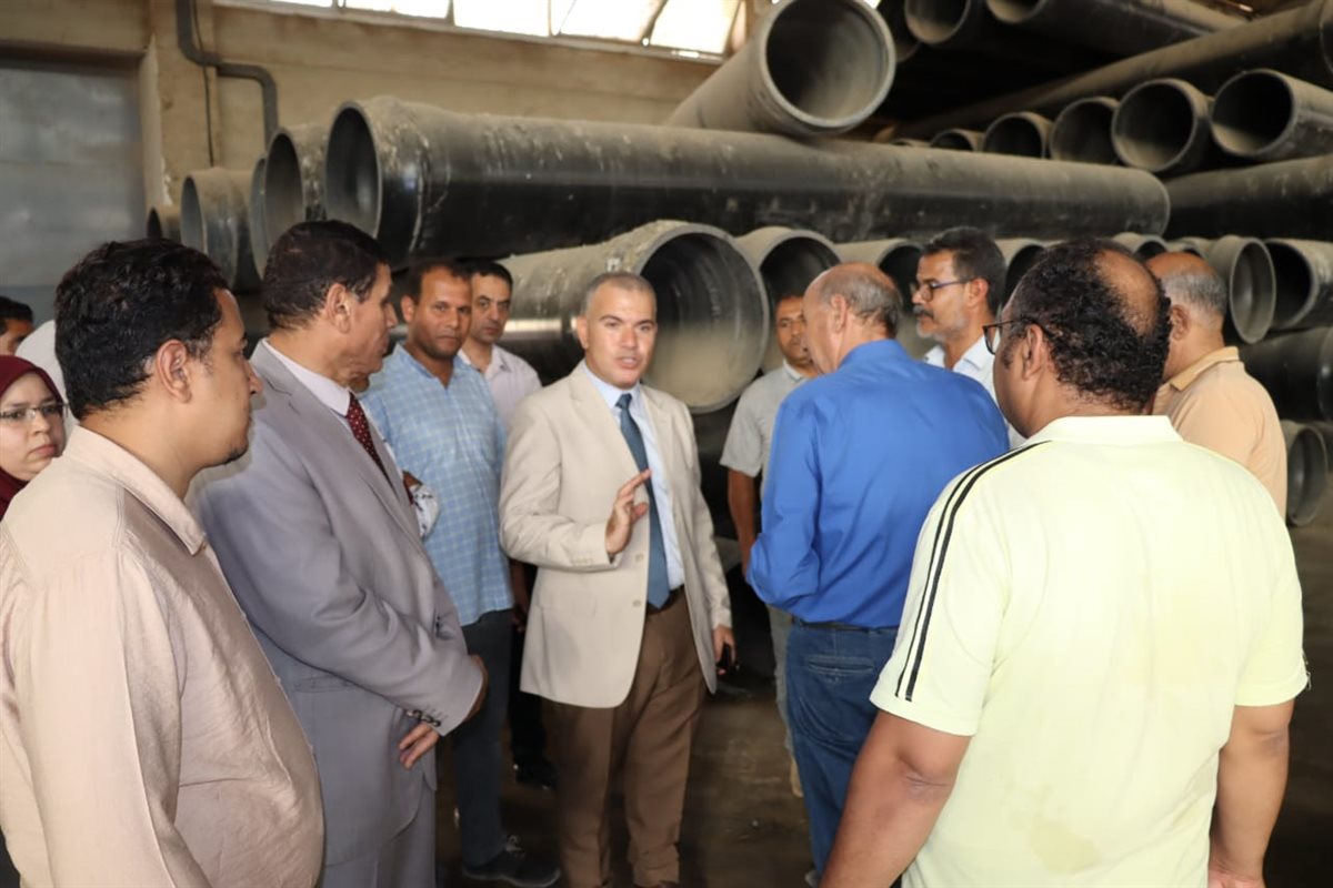 رئيس مياه الفيوم يتفقد عددًا من مواقع العمل لمتابعة سير الأداء بالشركة