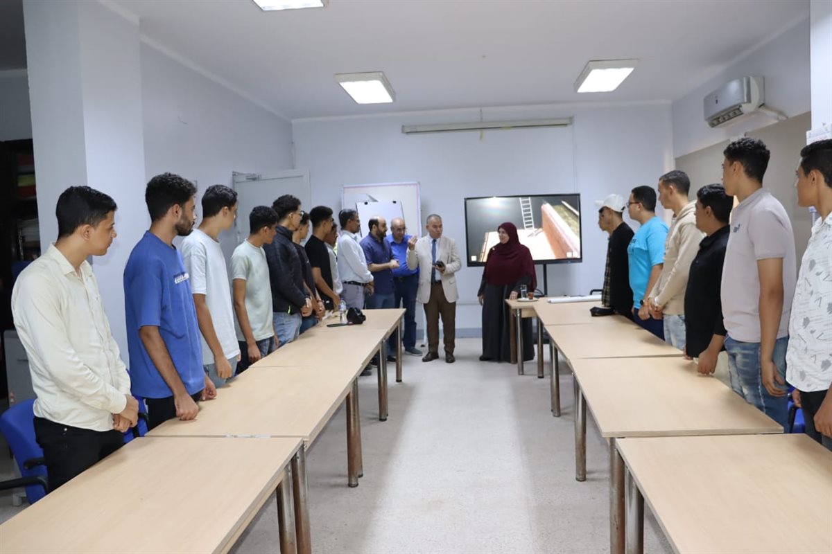 رئيس مياه الفيوم يتفقد عددًا من مواقع العمل لمتابعة سير الأداء بالشركة