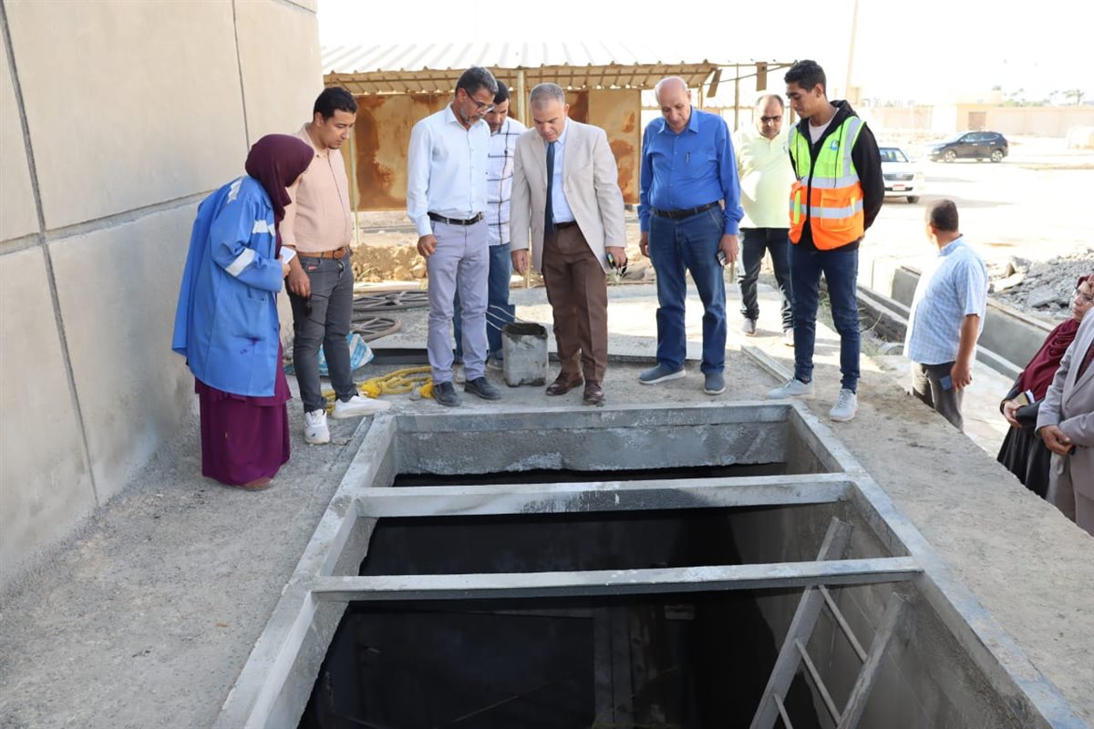 رئيس مياه الفيوم يتفقد عددًا من مواقع العمل لمتابعة سير الأداء بالشركة