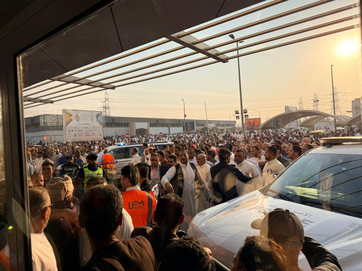 إقبال ضخم للمصريين بالكويت للتصويت في انتخابات مجلس النواب 2025