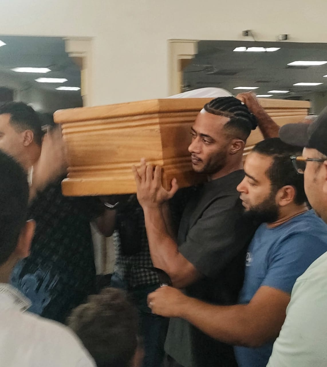 تشييع جثمان والد محمد رمضان