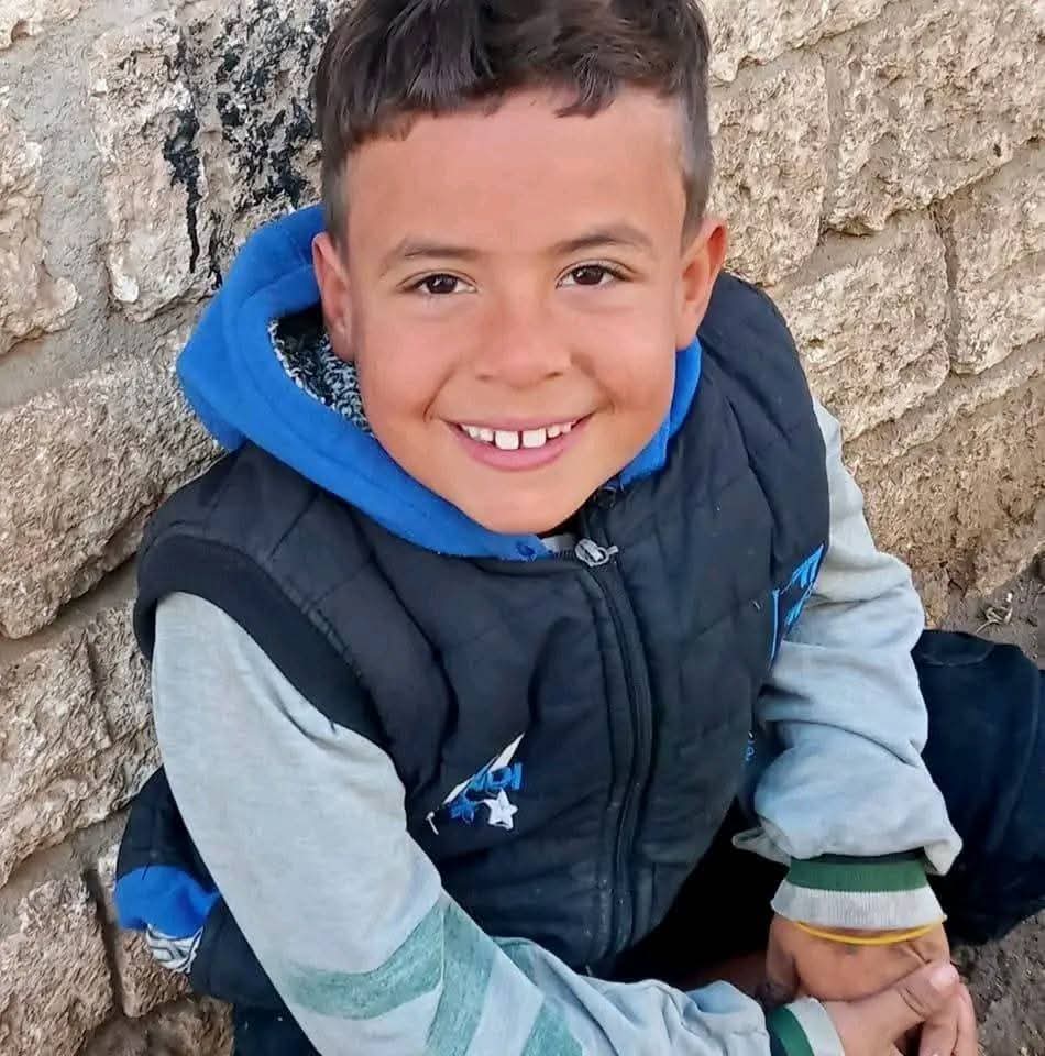 طفل من المصابين