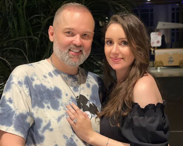 محمد محمود عبدالعزيز وزوجته 