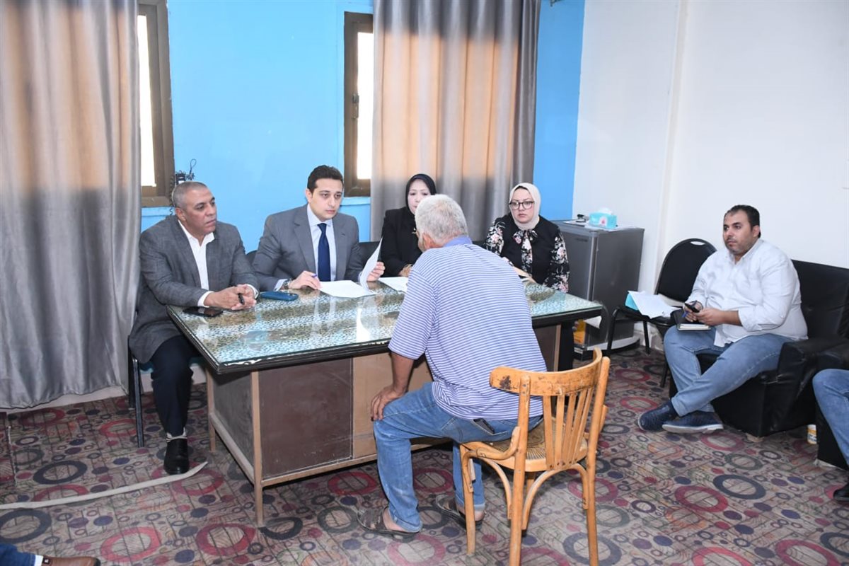 القيادات التنفيذية بالفيوم تبحث138 شكوى بلقاءات لخدمة المواطنين بمختلف مراكز المحافظة