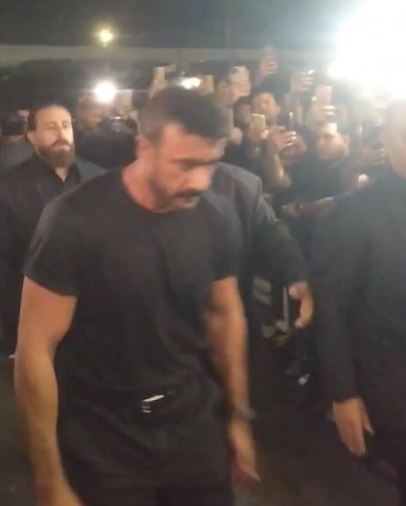 أحمد العوضي في عزاء والد محمد رمضان