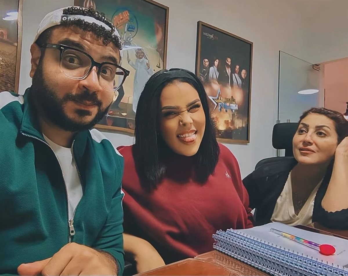 وفاء عامر وشيماء سيف والمؤلف محمد سيد بشير