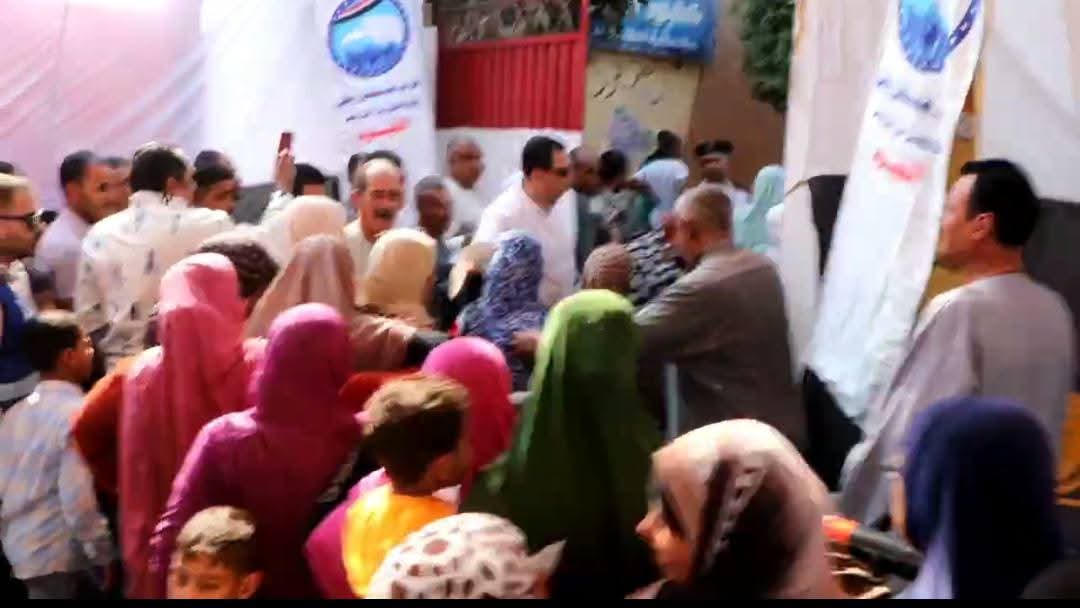 إقبال متزايد للناخبين على لجان الاقتراع وتصدر السيدات والشباب المشهد فى بعض اللجان فى انتخابات النواب ٢٠٢٥ بالفيوم