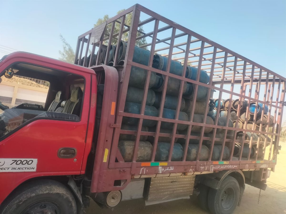 تموين الفيوم يضبط مستودع غاز يبيع أسطوانات بوتاجاز أزيد من السعر الرسمي لها 