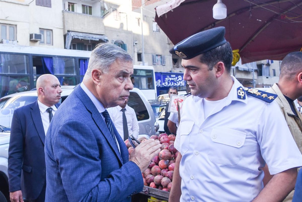محافظ الإسكندرية يوجه بإزالة تعديات الباعة الجائلين 
