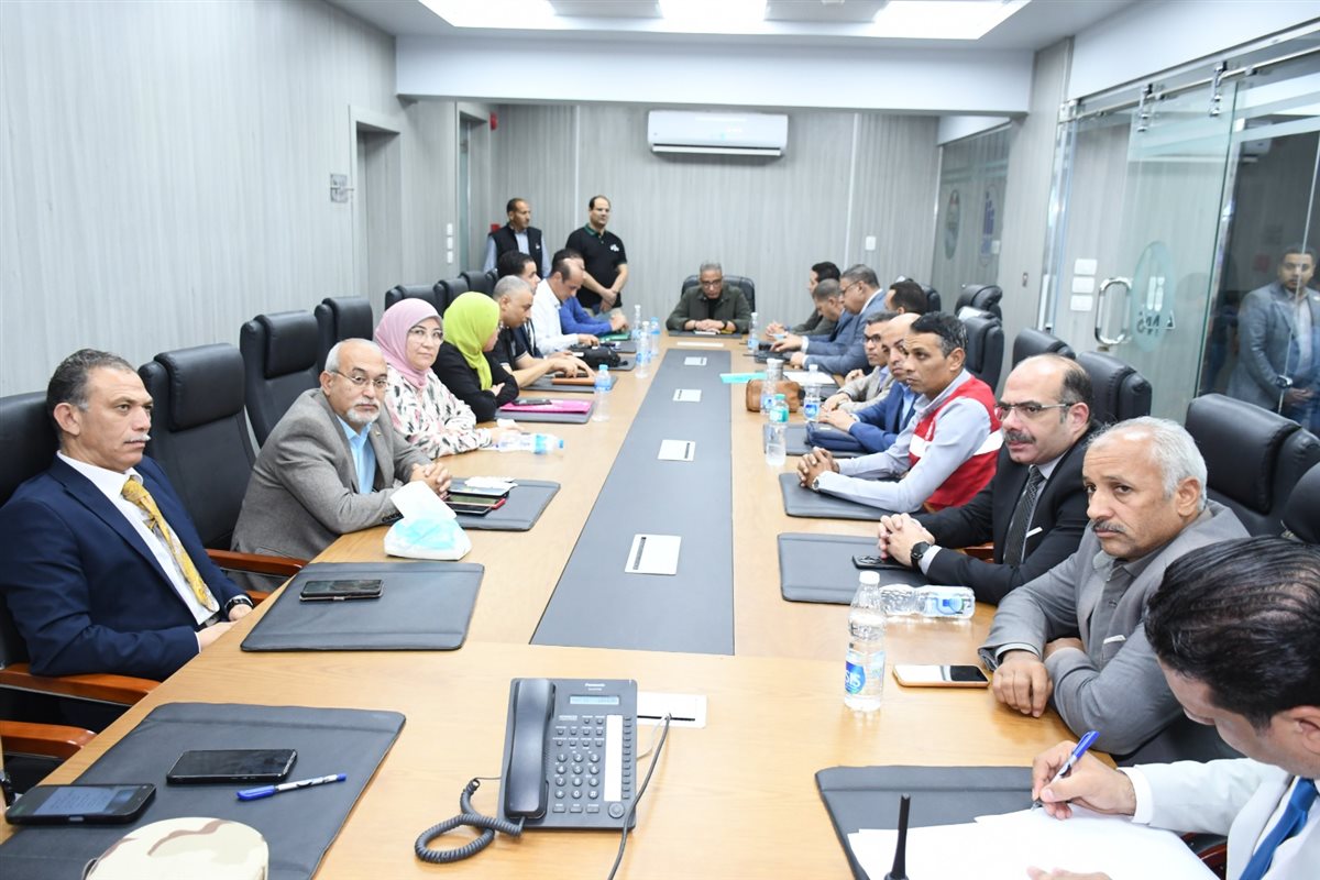 محافظ الفيوم يتابع أعمال غلق لجان التصويت في ختام اليوم الثاني لانتخابات مجلس النواب 2025