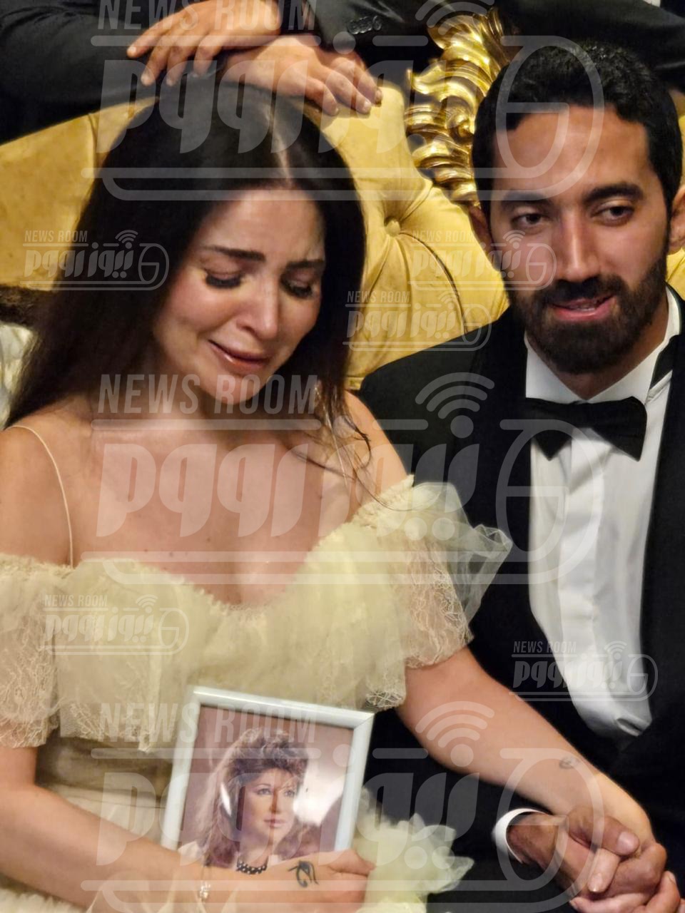 صورة خاصة لـ مي عز الدين لحظة عقد قرانها