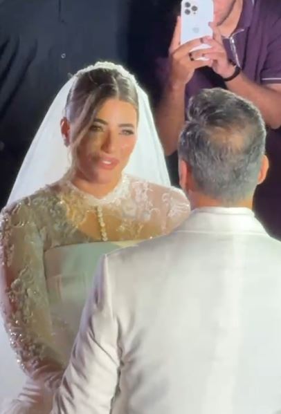 هايدي موسى ترقص مع زوجها محمد غانم في حفل زفافهما