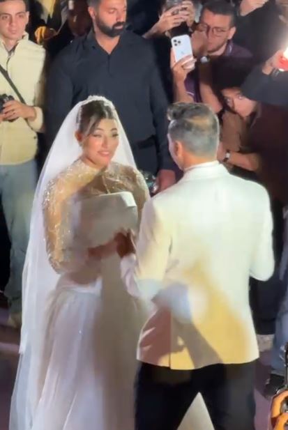 هايدي موسى ترقص مع زوجها محمد غانم في حفل زفافهما
