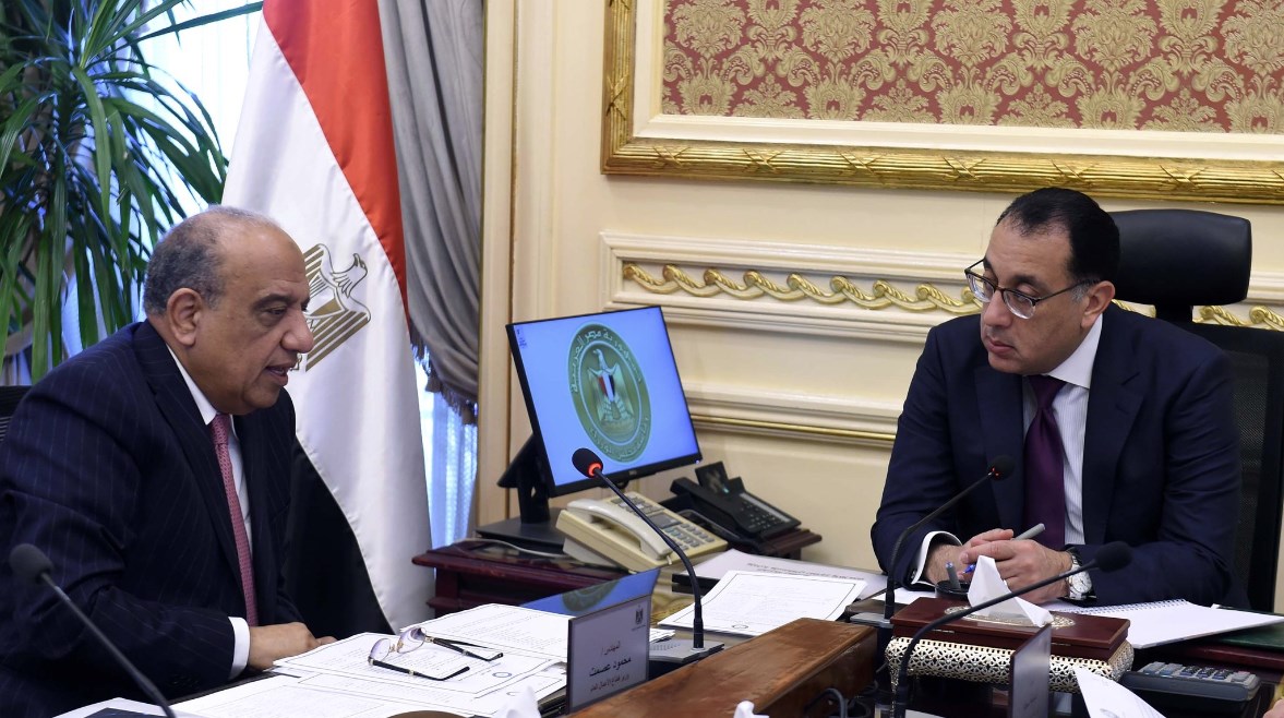 رئيس الوزراء يجتمع بوزير الكهرباء