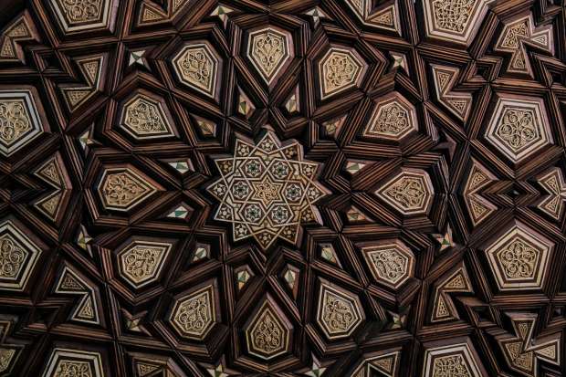 مسجد قايتباى بالفيوم مطعم بالعاج والصدف وسن الفيل