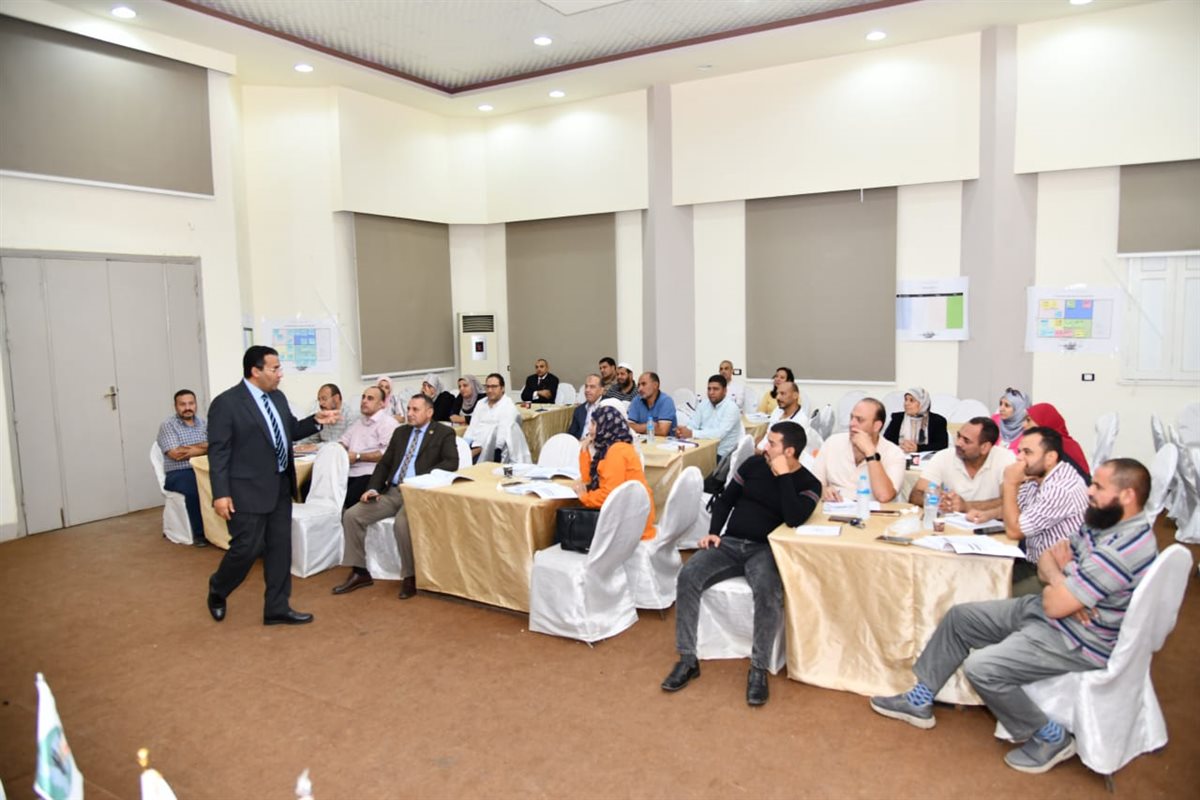 ختام فعاليات البرنامج التطبيقي على أساسيات الإدارة الرقمية للمشروعات للعاملين بالإدارة المحلية والمديريات الخدمية