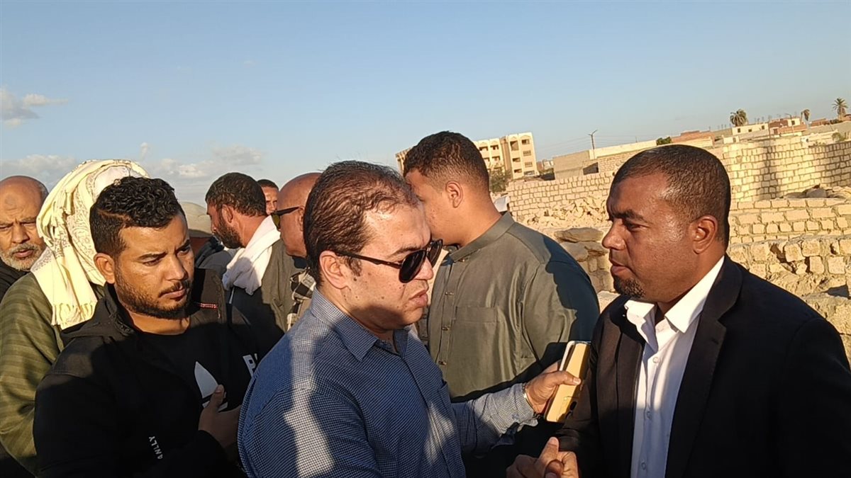 أهالى قرية الغرق بالفيوم يشيعون جثمان الشيخ نادى مؤذن مسجد السيدة زينب