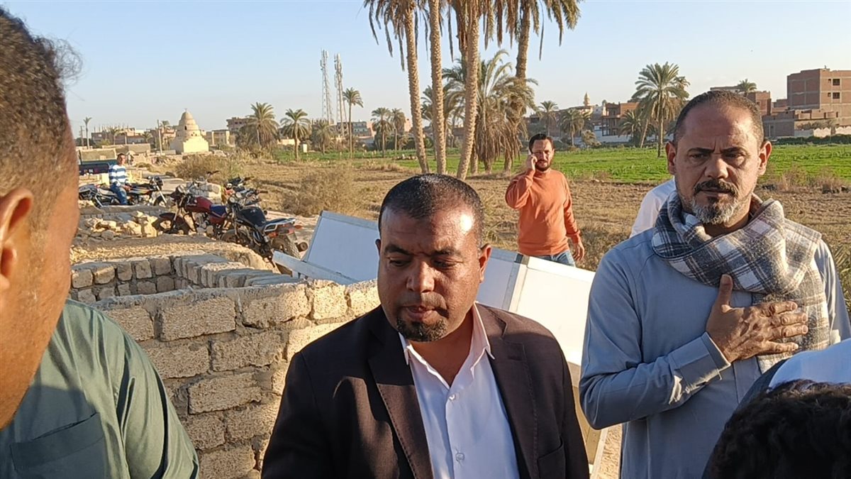 أهالى قرية الغرق بالفيوم يشيعون جثمان الشيخ نادى مؤذن مسجد السيدة زينب