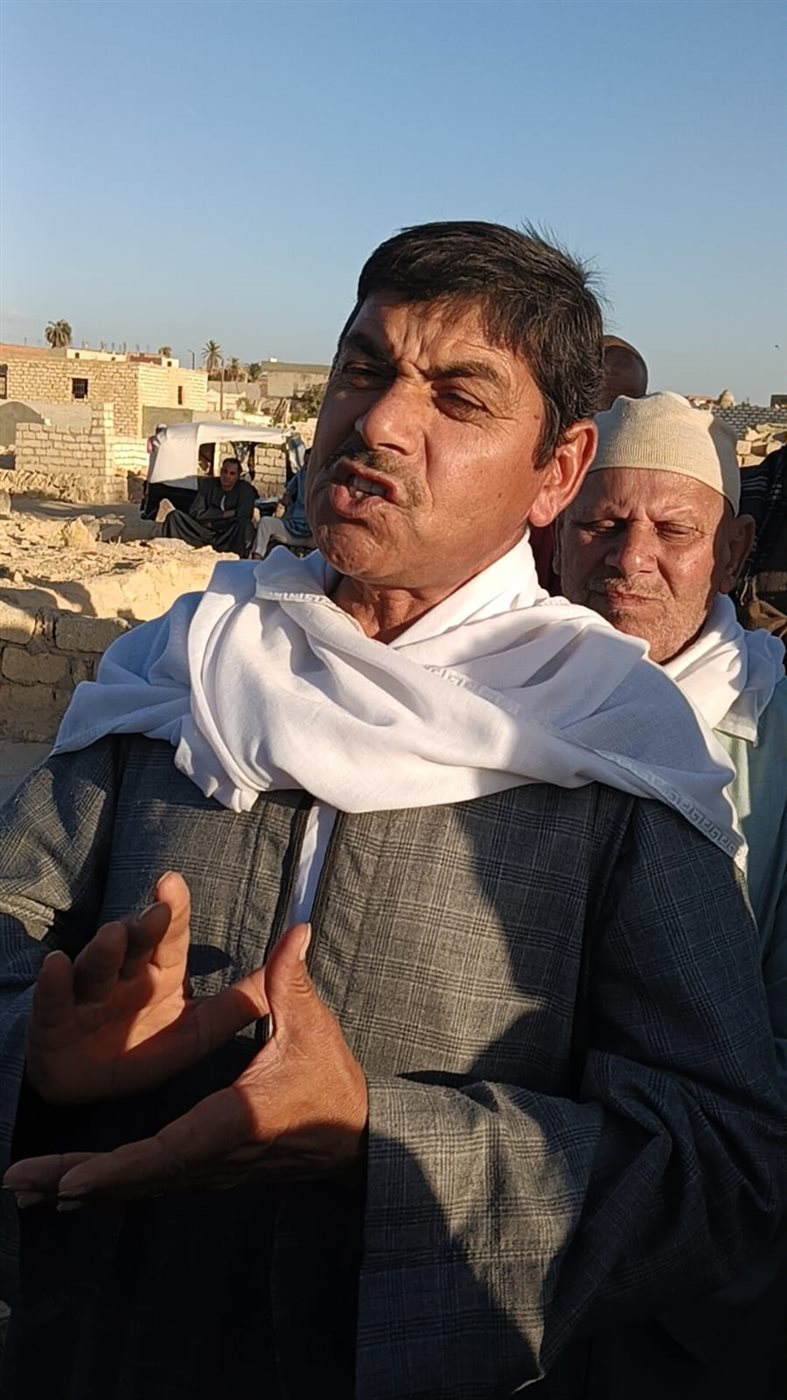 أهالى قرية الغرق بالفيوم يشيعون جثمان الشيخ نادى مؤذن مسجد السيدة زينب