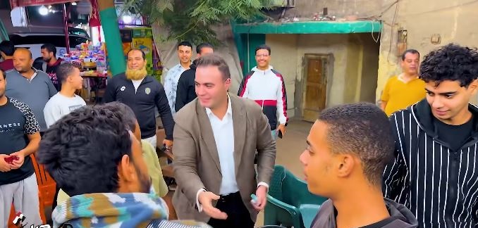 أحمد البنا أثناء جولته