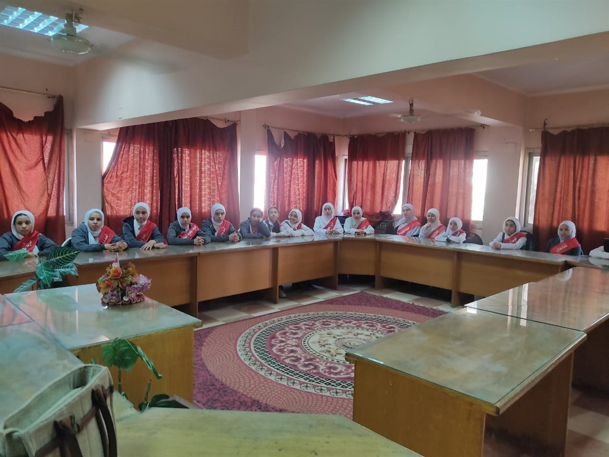 مجمع إعلام الفيوم يستقبل زيارة ميدانية لطالبات مدرسة المحمدية