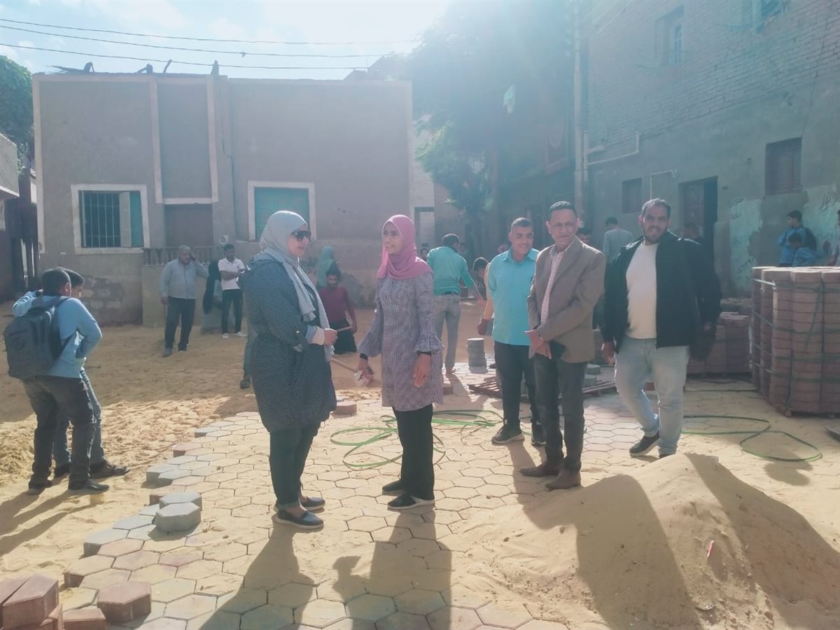 رئيس مركز ابشواى: إستكمال أعمال رصف 11 شارع بالإنترلوك وأعمال تغطية بالمواسير بشكشوك <br>